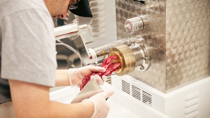 Handwerkliche Produktion bei pasta sociali mit geringem Druck und langsamer schonender Trocknung